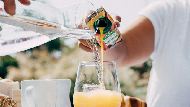 saftkonzentrat-mischen-green-bag1-220427-640x360 Einfach 200 ml Saftkonzentrat mit 800 ml Wasser mischen – fertig ist der Fruchtsaft.