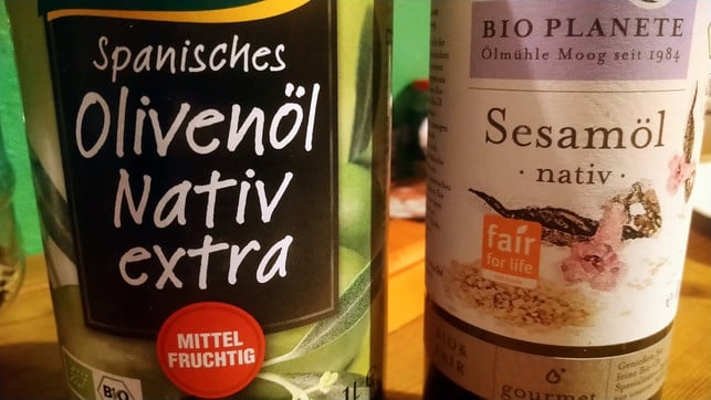 basisoele-fuer-dein-steinkleeoel-sind-oliven-oder-s-maren-martini-utopia-200320_download Basisöle für dein Steinkleeöl sind: Oliven- oder Sesamöl