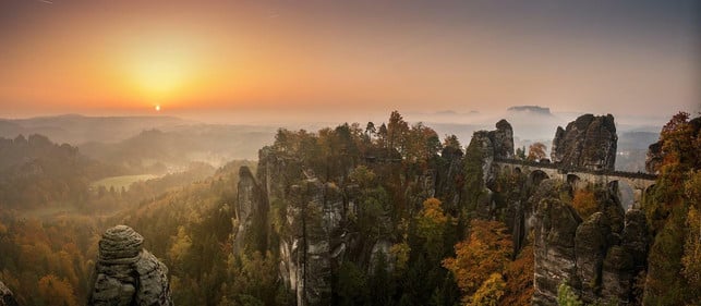 die-basteibruecke-in-sachsen-gehoert-zu-den-ungewoehn-cc0-pixabay-seaq68-220530_download Die Basteibrücke in Sachsen gehört zu den ungewöhnlichsten Ausflugszielen Deutschlands.