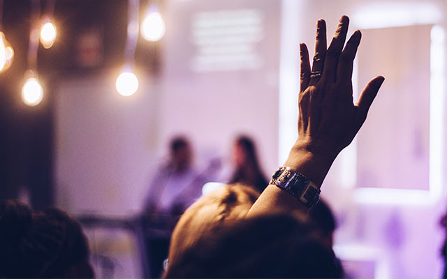 marco-luiz_unsplash_640x400 geld anlegen aktien langfristig