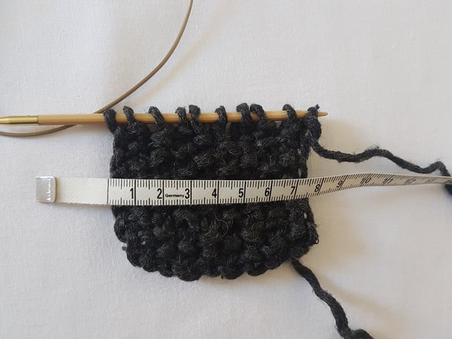 mit-der-maschenprobe-errechnest-du-wie-viele-masc-charlotte-gneupel-utopia-190227_download Mit der Maschenprobe errechnest du, wie viele Maschen du für deinen Schal anschlagen musst.