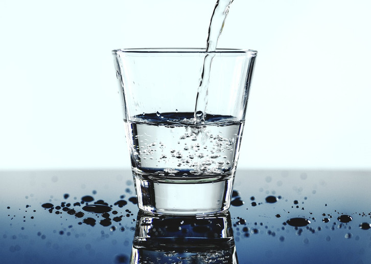 Drinking enough water will help you prevent a bladder infection.
