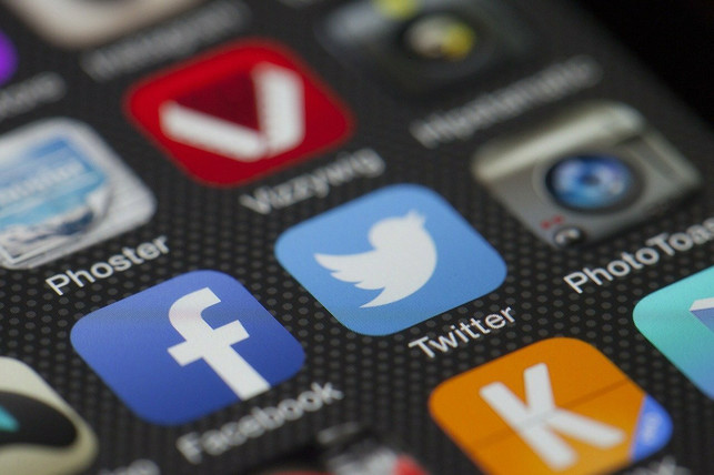 elon-musks-tweets-beeinflussten-den-kurs-von-bitco-cc0-pixabay-lobostudiohamburg-210607_download Elon Musks Tweets beeinflussten den Kurs von Bitcoin in letzter Zeit stark.
