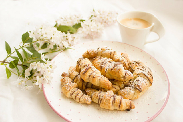 Suitable for every birthday breakfast: mini chocolate croissants