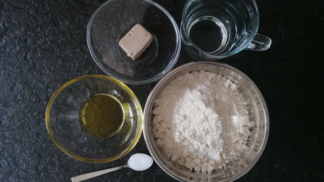 ein-hefeteig-aus-fuenf-zutaten-mia-stremme-utopia-210723 Ein Hefeteig aus fünf Zutaten.