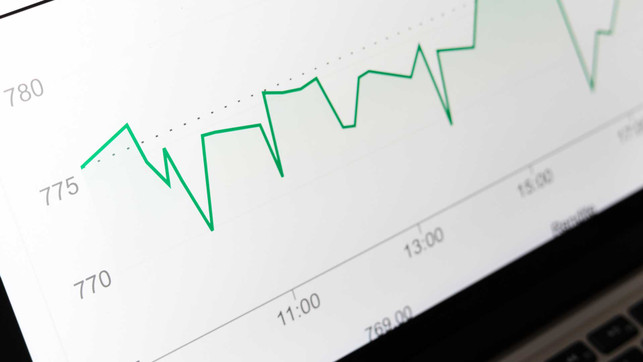 markus-winkler-IrRbSND5EUc-unsplash_1920x1080px Robo-Advisor sparen Finanzmarkt Risiko Investments nachhaltig investieren