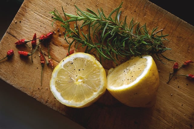 das-zitronen-chili-petersilienpesto-verleiht-jedem-cc0-pixabay-moigram-190227_download Das Zitronen-Chili-Petersilienpesto verleiht jedem Gericht eine gewisse Würze.