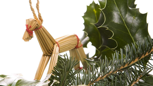 der-julbock-aus-strock-schmueckt-in-schweden-oft-de-cc0colourboxcom192-241219_download Der Julbock aus Strock schmückt in Schweden oft den Weihnachtsbaum.