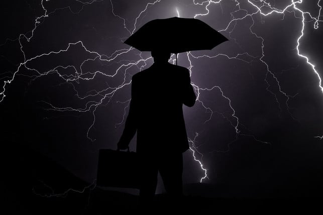 schirme-gelten-bei-gewitter-als-blitz-magneten-z-cc0-pixabay-geralt-180606_download Schirme gelten bei Gewitter als Blitz-Magneten – zu Unrecht!