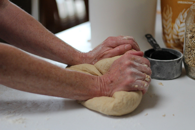 In breads and baked goods, fennel seeds provide a varied taste experience.