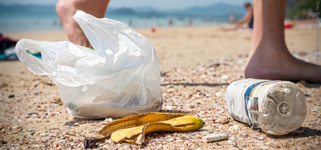 Mikroplastik Müll im Meer Am Weltumwelttag mal Müll aufheben und richtig entsorgen.