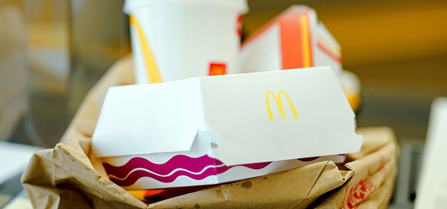 Eine McDonalds-Filialleiterin klagte gegen die Einwegsteuer der Stadt.