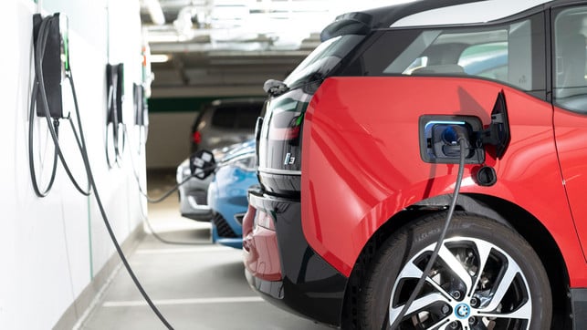 BMW-Wallbox-z-1280x720 BMW i3 Wallbox