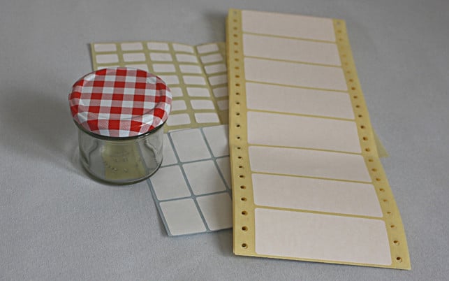 friere-den-zitronensaft-in-kleinen-glaesern-ein-maria-hohenthalutopia-201112_download Friere den Zitronensaft in kleinen Gläsern ein.