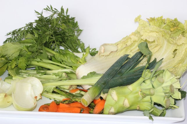 anstelle-von-gemuesebruehe-ersatz-kannst-du-mit-fri-cc0-pixabay-veganamente-250403_download Anstelle von Gemüsebrühe Ersatz, kannst du mit frischen Zutaten Brühe selber herstellen.