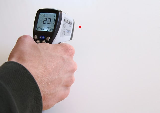 ein-infrarot-thermometer-hilft-dir-waermebruecken-z-cc0-pixabay-balisto-180421_download Ein Infrarot-Thermometer hilft dir, Wärmebrücken zu finden.