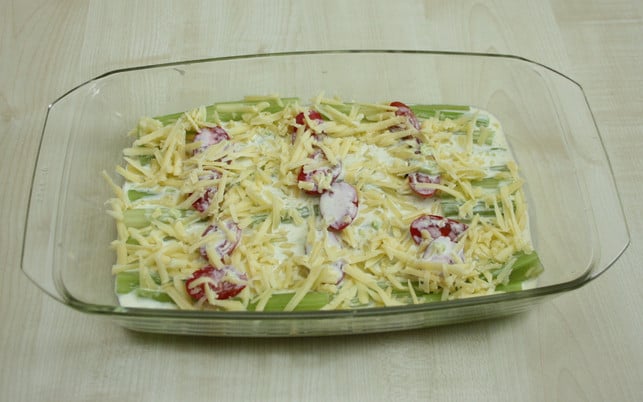 staudensellerie-gratin-ist-eine-leckere-gemuesebeil-maria-hohenthalutopia-200615_download Staudensellerie-Gratin ist eine leckere Gemüsebeilage aus dem Backofen.