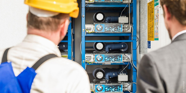 bmw-akkus-werden-zu-grossen-stromspeichern-zusammen-vattenfall-presse-200902_download BMW-Akkus werden zu großen Stromspeichern zusammengeschlossen.