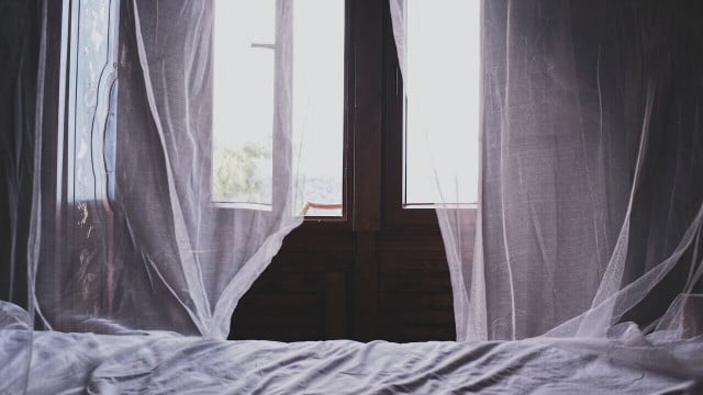 schlafen-offenes-fenster