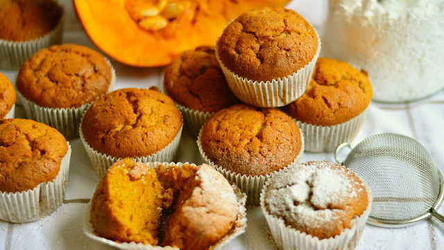 kuerbismuffins-cc0-pixabay-congerdesign-190915 KürbisMuffins