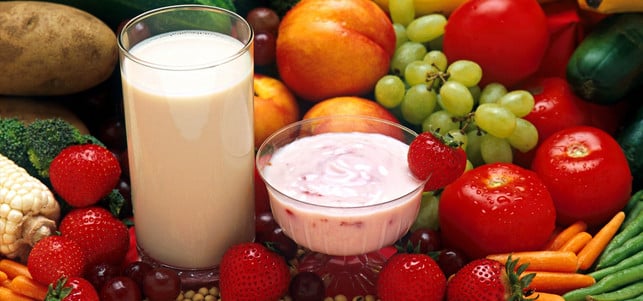 Milch, Joghurt, Obst Für viele gehört Milch zur gesunden Ernährung
