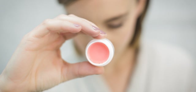 Lippenbalsam Tipps gegen spröde und trockene Lippen