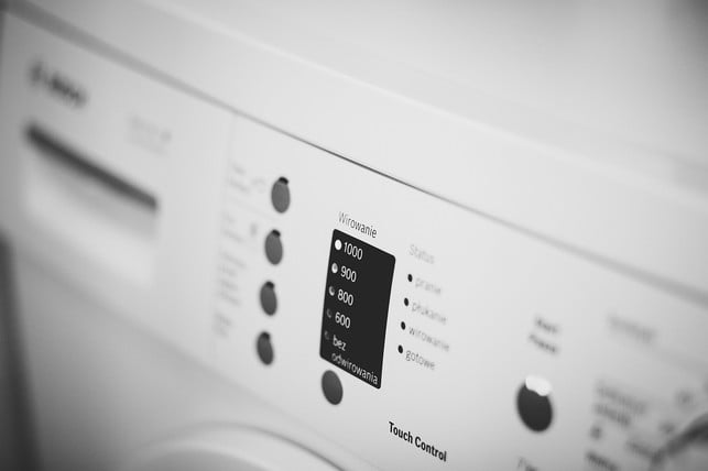findest-du-wasser-im-waschmittelfach-vor-so-sollt-cc0-pixabay-stocksnap-211206_download Findest du Wasser im Waschmittelfach vor, so solltest du die Maschine einmal gründlich reinigen und entkalken.