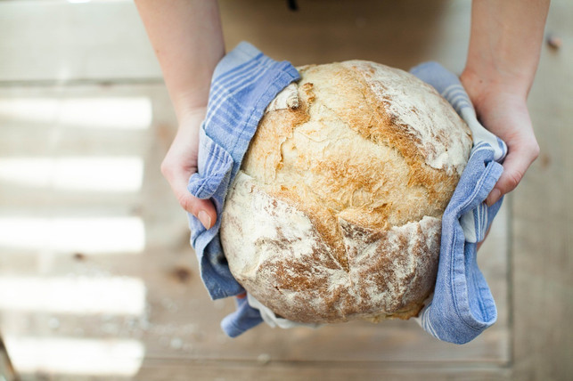 selbstgebackenes-brot-ist-eine-leckere-grundlage-f-cc0-pixabay-fancycrave1-190331_download Selbstgebackenes Brot