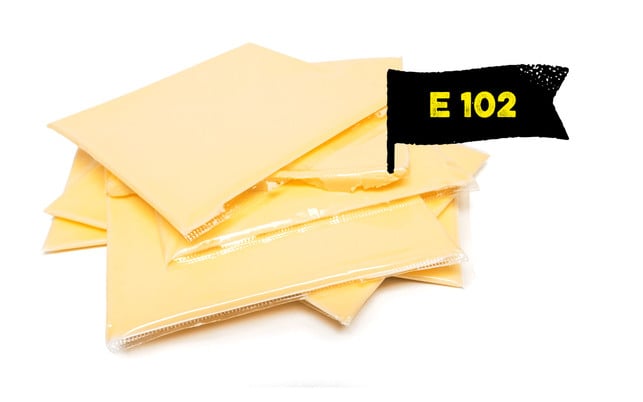 E-Nummern: E102 Tatrazin im Schmelzkäse E-Nummern: E102 (Tatrazin) kommt z.B. in Schmelzkäse vor