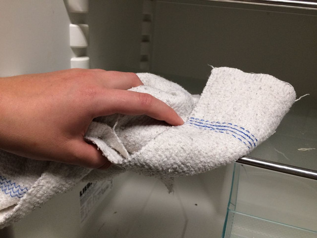 alle-beweglichen-teile-sollten-herausgenommen-und-rhea-moutafis-utopia-170930_download Alle beweglichen Teile sollten herausgenommen und gut gereinigt werden.