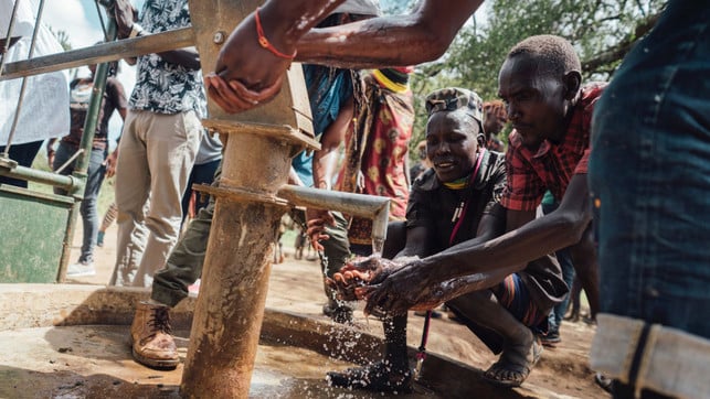 wv-savivaconaga-KevinMcElvaney-Uganda-Brunnen-161220-1280x720_web Viva von Agua Wasserprojekte Weltverbesserer ehrenamtlich helfen