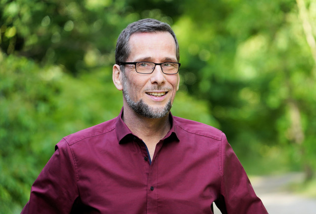 Quaschning-Interview-p-ClaudiaQuaschning-20211103-5556 × 3768.jpg Volker Quaschning im Hemd