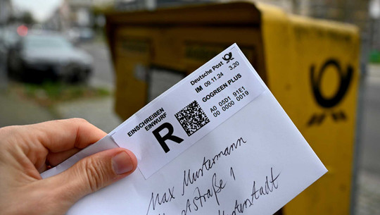 "Sicher" per Einschreiben verschicken? Es gibt einen Haken - Post muss Werbung ändern "Sicher" per Einschreiben verschicken? Es gibt einen Haken - Post muss Werbung ändern