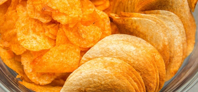 gesund-essen-light-chips_pb_pixabay_161109_1280x600 Ein Ernährungsmythos: Light Kartoffelchips sind kalorienärmer als normale Chips. Das stimmt so nicht!