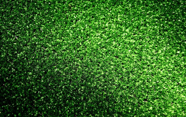 kunstrasen-trend-gefaehrlich-pb-Alexas_Fotos-230721-1920x1209 Angesichts der Trockenheit wird es immer schwieriger, einen grünen Rasen zu erhalten. Immer mehr setzen auf Kunstrasen.