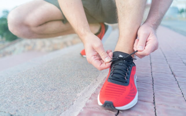 Selbstfürsorge bedeutet auf seine Gesundheit zu achten und sich ausreichend zu bewegen Sport im Freien oder auch spazieren gehen, hilft uns, ein Ausgleich vom Alltag zu schaffen und zur Ruhe zu kommen.