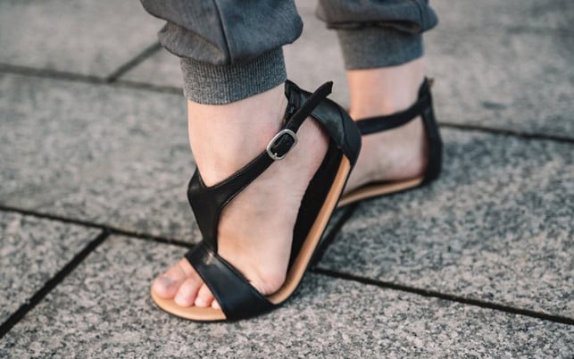 ZaqqCLIQ-ku-Zaqq-220225-1280x800 Barfußsandalen Zaqq Cliq