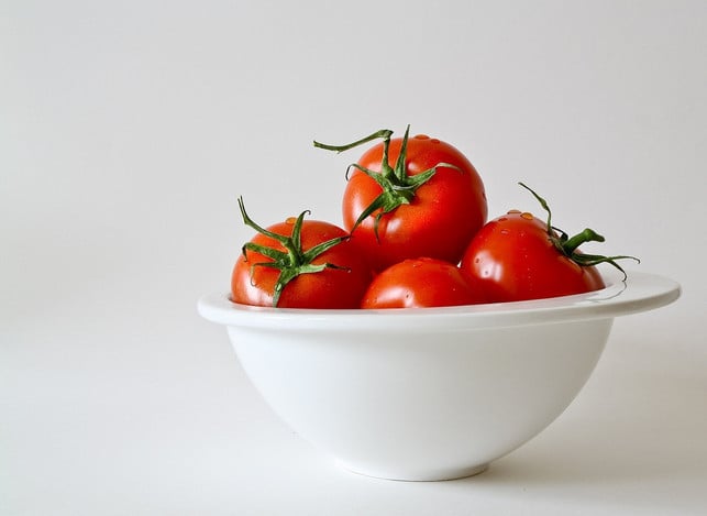 tomaten-gehoeren-eigentlich-nicht-in-den-kuehlschran-cc0-pixabay-anelka-220714_download Tomaten solltest du bei einer Hitzewelle ausnahmsweise im Kühlschrank lagern.