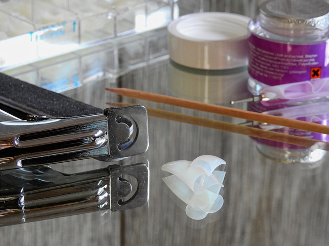 benutze-am-besten-ein-rosenholzstaebchen-zur-entfer-cc0-pixabay-bru-no-190510_download Benutze am besten ein Rosenholzstäbchen, wenn du die Nagelhaut entfernen möchtest.