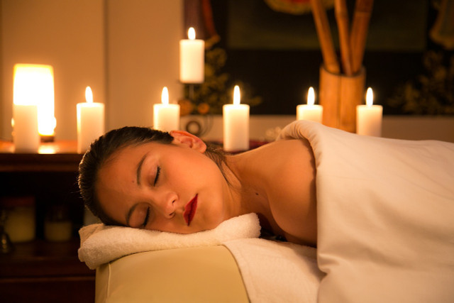 Before the back massage you should create the right atmosphere.