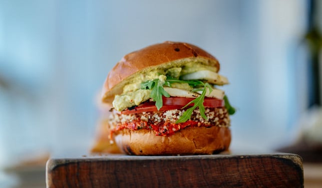 Vegane Burger bei Öko-Test: 5x "sehr gut", 2x "ungenügend" Vegane Burger bei Öko-Test: 5x "sehr gut", 2x "ungenügend"