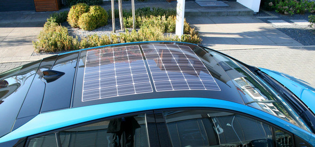 Solardach des Toyota Prius Plug-In Der Toyota Prius Plug-In kann sich per Solar-Dach aufladen