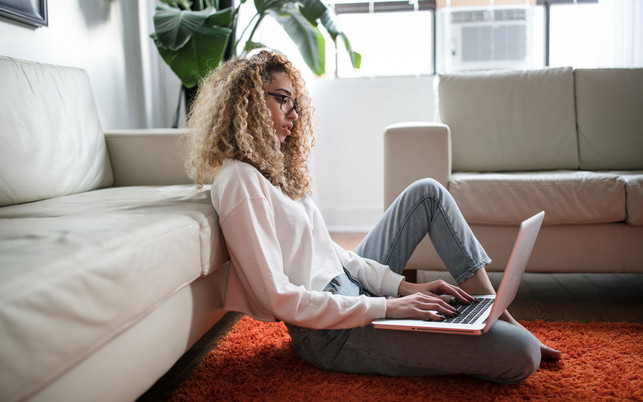Triodos-boerse-Artikel-thought-catalog-unsplash-1280x800px Vorurteile zu Geldanlagen, Nachhaltigkeitssiegel in der Finanzwelt