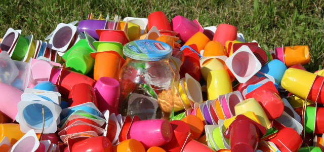 Plastikmüll Plastik-Fastenplan: während der sechs Wochen der Fastenzeit mal nichts in Wegwerfpackungen kaufen