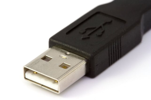 der-usb-a-anschluss-dient-zum-anschliessen-von-gerae-cc0-pixabay-publicdomainpictures-230426_download Der USB-A-Anschluss dient zum Anschließen von Geräten wie Tastatur, Maus oder Festplatte.
