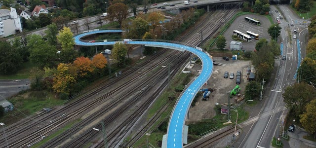 Stadt eröffnet beheizbare Radbrücke: Was das bringen soll