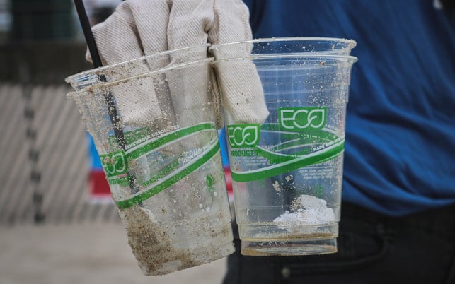 bioplastik-biokunststoff-cc0-us-brian-yurasits-200902-1280x800 Einweggeschirr aus Bioplastik: solche Biokunstoffe sind selbst dann keine gute Idee, wenn sie biologisch abbaubar sind.