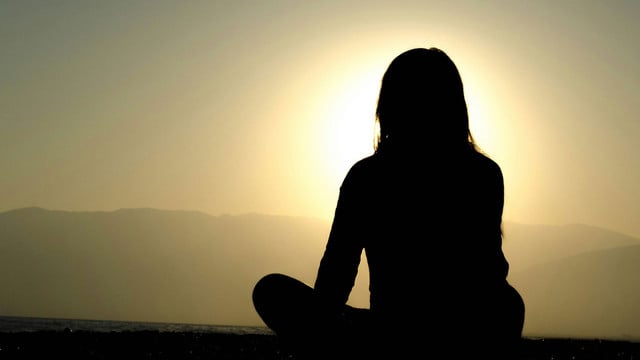 Psychologe: Das passiert mit deinem Gehirn, wenn du regelmäßig meditierst Psychologe: Das passiert mit deinem Gehirn, wenn du regelmäßig meditierst