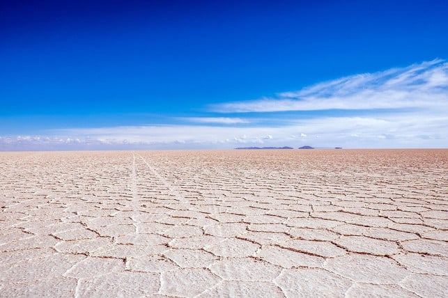 lithium-im-salar-de-uyuni-von-bolivien-cc0-pixabay-mailanmaik-200808_download Lithium in Bolivien als Rohstoff für Smartphones: Für die Natur des Landes bringt der Abbau viele Nachteile.