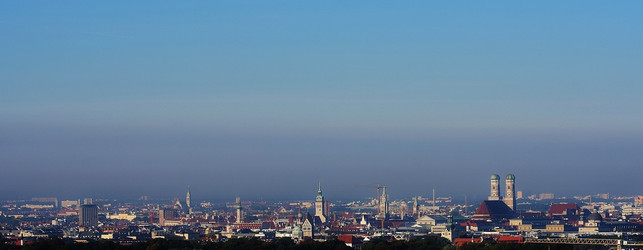 wenn-es-der-foehn-bis-nach-muenchen-schafft-loest-si-cc0-pixabay-alexas_fotos-240925_download Wenn es der Föhn bis nach München schafft, löst sich diese dusige Nebelwand auf und du kannst manchmal sogar bis zu den Alpen sehen.